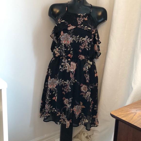 Dress - Picture 1 of 4